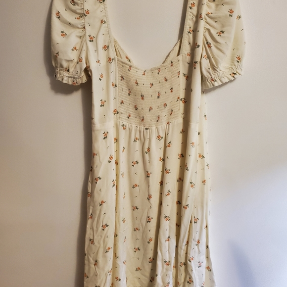 UO CASSIA PUFF SLEEVE MINI DRESS - size L - Picture 3 of 4